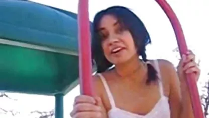 Lijeni Crystal uopće bosanski erotski film nije želio skinuti pantohote kako bi masturbirao kapu