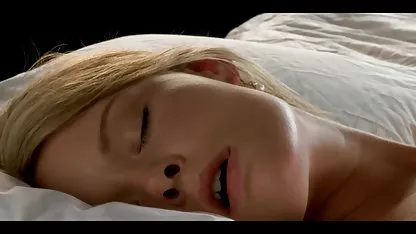 18-godišnja djevojka raskošnih grudi uklonjena je u bosanski erotski film erotsku zavjeru
