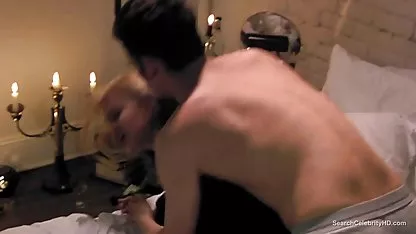 Ruska ljepotica u doggy stilu jebe se filmovi sa erotskim scenama sa svojim dečkom