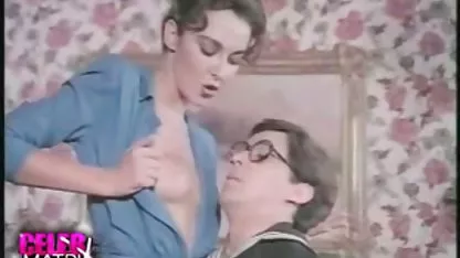 U noćnom klubu Viktoriji je bilo dopušteno u krug. errotski filmovi