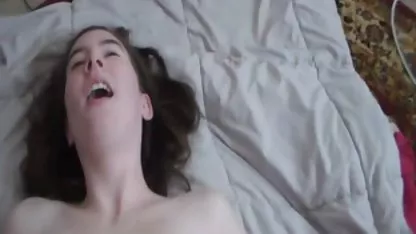 Perverznjak dopušta jednom momku da se jebe, erotski filmovi 2017 a drugom da se ruga