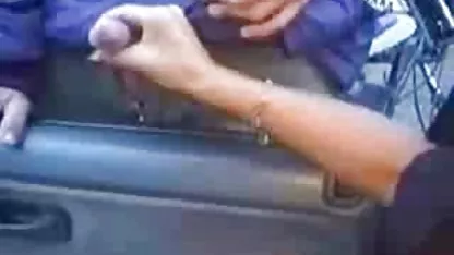 Opušteni turist hoda javno bez oklijevanja erotski filmovi s prevodom