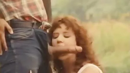 Nina je sjela eroticni filmovi na stolac i zauzela se za novogodišnju masturbaciju