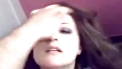Neodoljiva djevojka u ulju dovodi do orgazma najbolji erotski filmovi seksualnim igračkama
