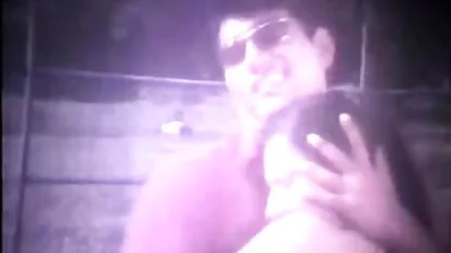 Supruga je odvratila erotski filmovi online muža od važnih stvari, nudeći se položiti