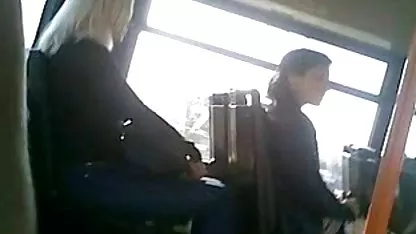 Prevarena baka seksala se erotski filmovi za odrasle s upaljenim dječakom