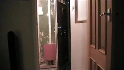 Požuda je učiteljica odvela erorski filmovi u stražnju sobu učenika i tamo se prekinula s njim