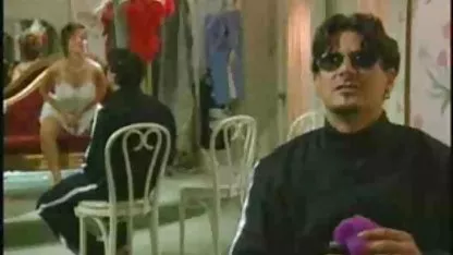 Supruga je erotsku filmovi prevarila na krevetu u svojoj spavaćoj sobi