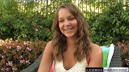 Slatke mlade lezbijke erotski filmovi video lizale su međusobno vagine