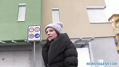 Studenti su jeli pizzu i jebali errotski filmovi se na pun želudac