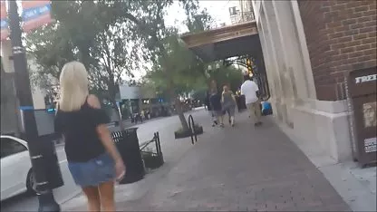 MILF u crnim čarapama s velikim sisama filmovi sa prevodom erotski jebeno je jeo mladi ljubavnik