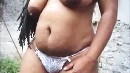 Mladi barmen uskih očiju bacio je štap na sočan milf erotski film severina