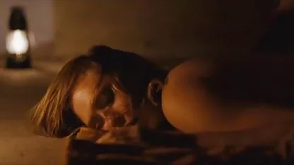 Ropstvo za MILF-ove erotcki filmovi i vaginalnu šaku