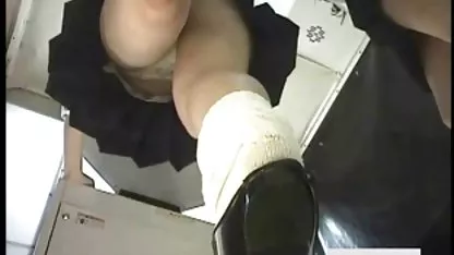 Crna pilića raširi noge pred erotski film online bijelcem