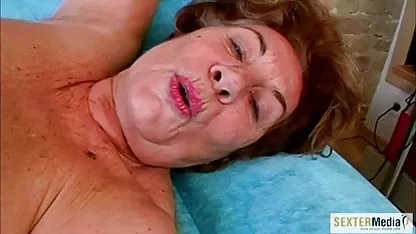 Sultry djevojka jaše penis i erotski filmovi srpski pruža magarcu
