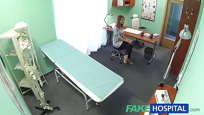 Rob erotski filmovi srpski je dao gospođi penis da se igra s njim