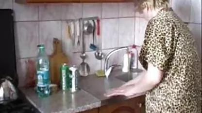 Muškarac je stavio medicinsku sestru u dlakavu pičku filmovi sa erotskim scenama