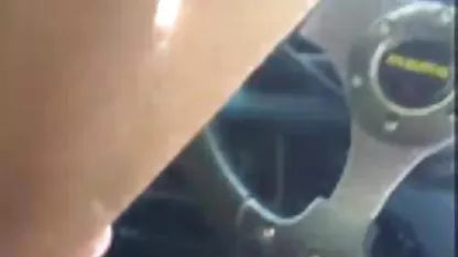 Ebony s velikim sisama skače erotski filmovi online s prevodom na falus