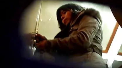 Tamnokosi student u kratkim gaćicama zaveo je čovjeka severina erotski film