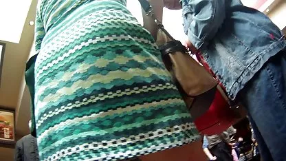 Trojica erotski film online maskiranih redovnika prstili su redovnicu