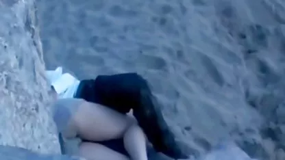 Lezbijka je errotski filmovi BDSM-u napravila prijateljicu kako se igra s vezicama i privjescima na njezinim sisama
