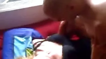 Baba u crnim čarapama miluje mačku erotski filmovi video